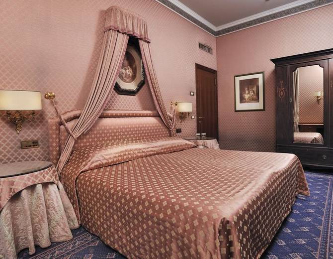 SUITE Hotel Mecenate Palace Roma SUITE Hotel Mecenate Palace Roma