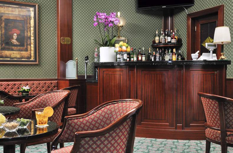 Caffe Papa Sisto Hotel Mecenate Palace Roma En honor de este ilustre Papa, el Caffè Papa Sisto ofrece a sus huéspedes un ... Hotel Mecenate Palace Roma