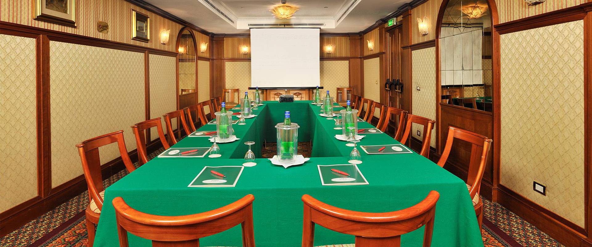 SALA DE REUNIONES LIBERIANA Mecenate Palace Hotel Roma SALA DE REUNIONES LIBERIANA Mecenate Palace Hotel Roma