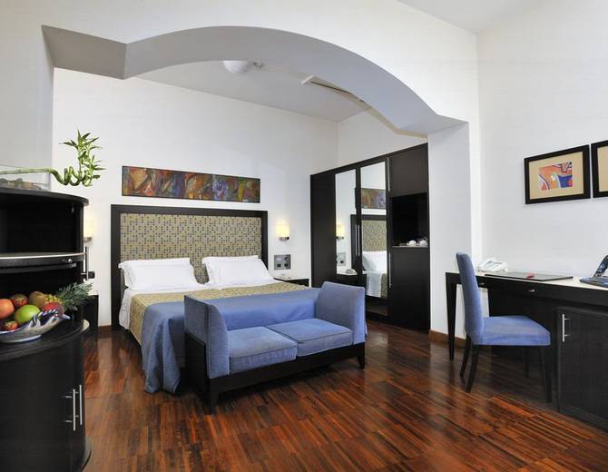 HABITACIÓN EJECUTIVA Hotel Mecenate Palace Roma HABITACIÓN EJECUTIVA Hotel Mecenate Palace Roma