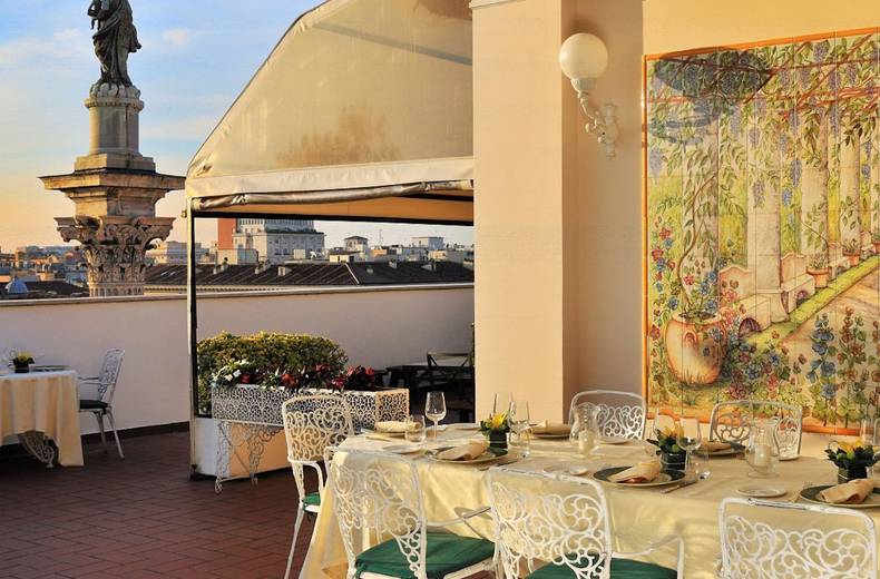 El maravilloso jardín en la azotea de La Terrazza dei Papi ofrece el escenario perfecto ... Hotel Mecenate Palace Roma