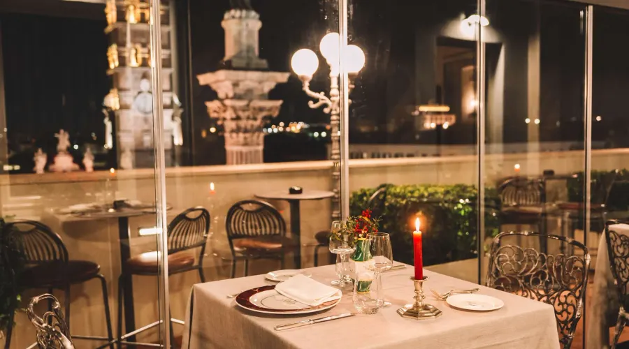 San Valentín en Roma: una noche de amor suspendida entre el cielo y la ciudad Hotel Mecenate Palace San Valentín en Roma: una noche de amor suspendida entre el cielo y la ciudad Hotel Mecenate Palace