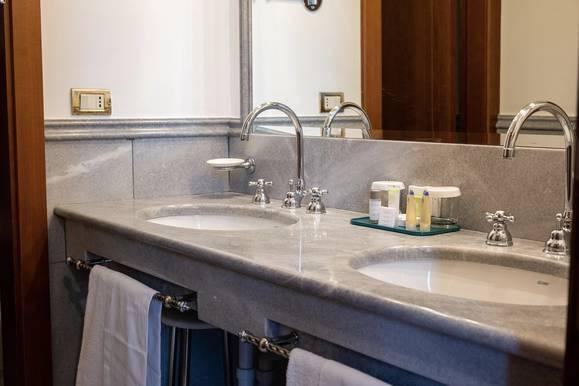Habitación Doble Clásica Hotel Mecenate Palace Roma Habitación Doble Clásica Hotel Mecenate Palace Roma