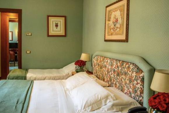 Habitación Triple Hotel Mecenate Palace Roma Habitación Triple Hotel Mecenate Palace Roma