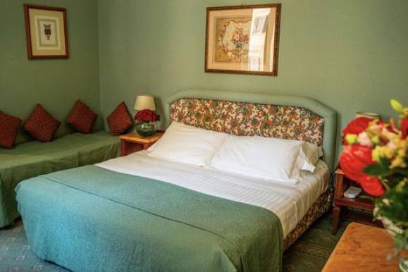 Habitación Triple Hotel Mecenate Palace Roma Habitación Triple Hotel Mecenate Palace Roma