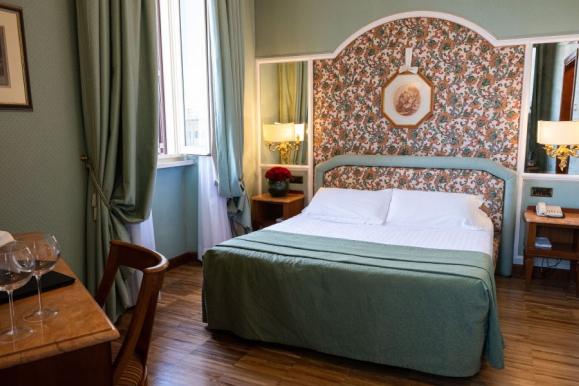 Habitación Doble Deluxe con vista Hotel Mecenate Palace Roma Habitación Doble Deluxe con vista Hotel Mecenate Palace Roma